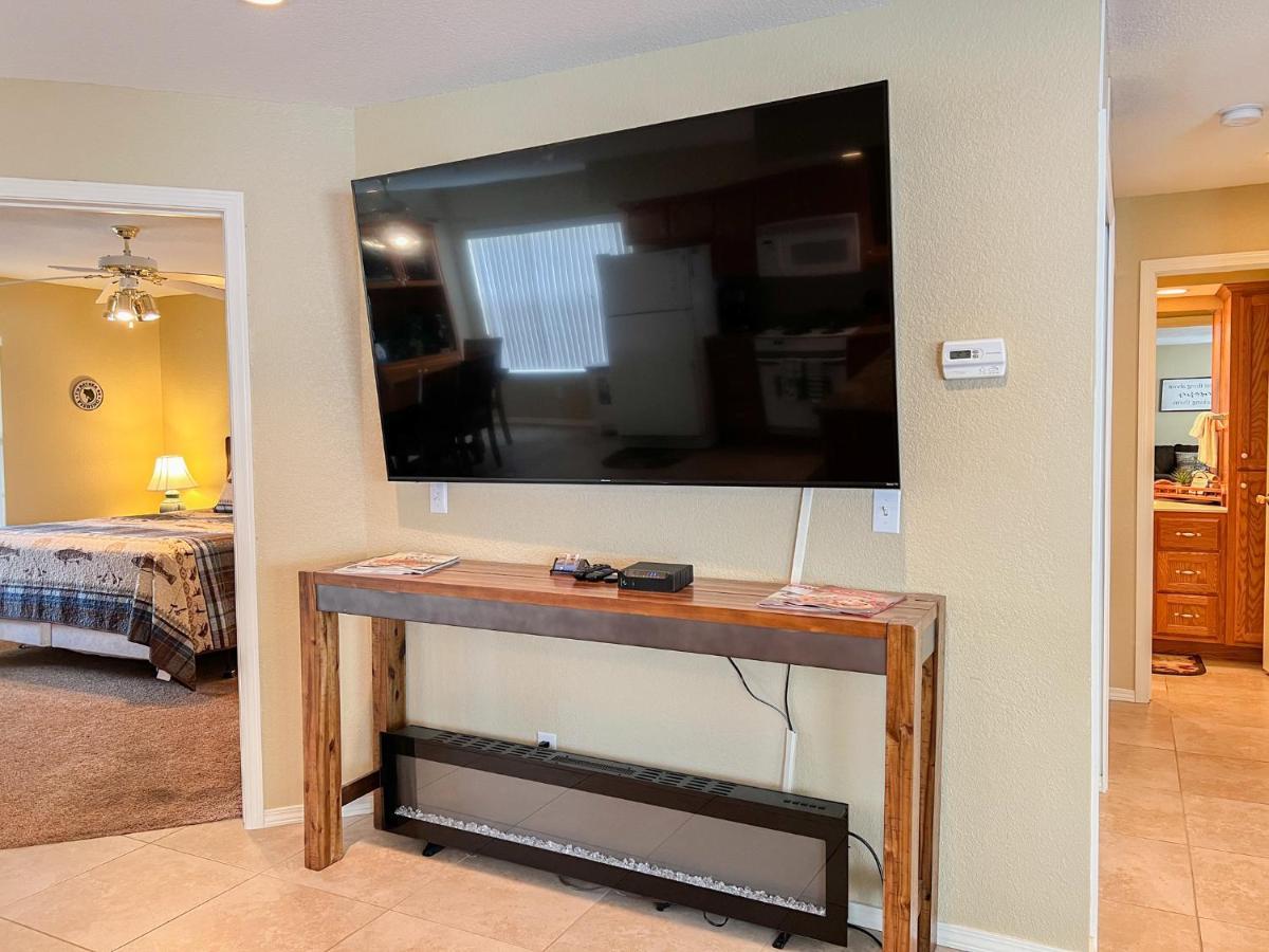 Lake Front 2Br Walk-In With Large Deck - Free Tickets Included - 79-1 Branson Exterior photo