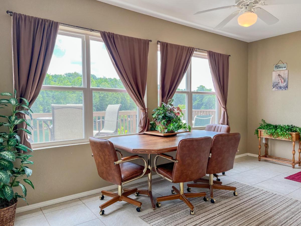 Lake Front 2Br Walk-In With Large Deck - Free Tickets Included - 79-1 Branson Exterior photo