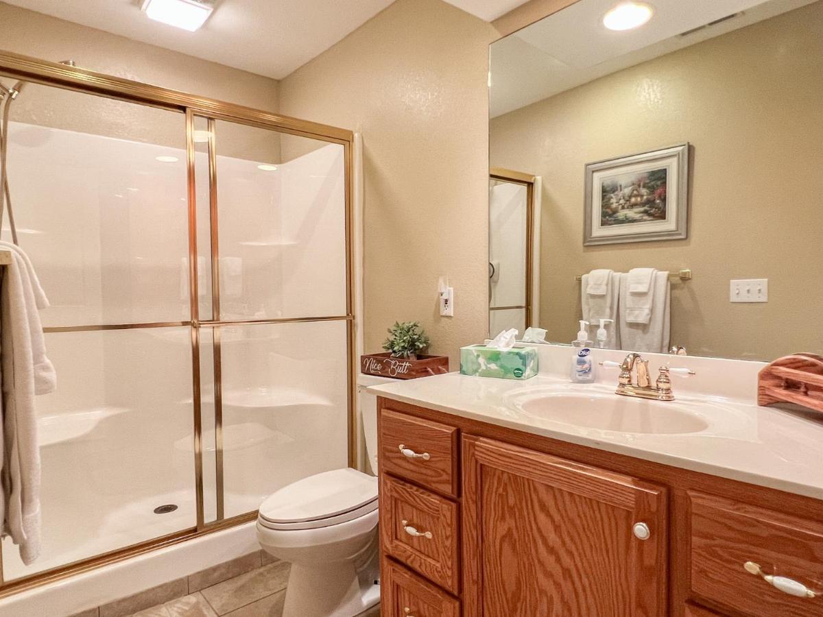 Lake Front 2Br Walk-In With Large Deck - Free Tickets Included - 79-1 Branson Exterior photo