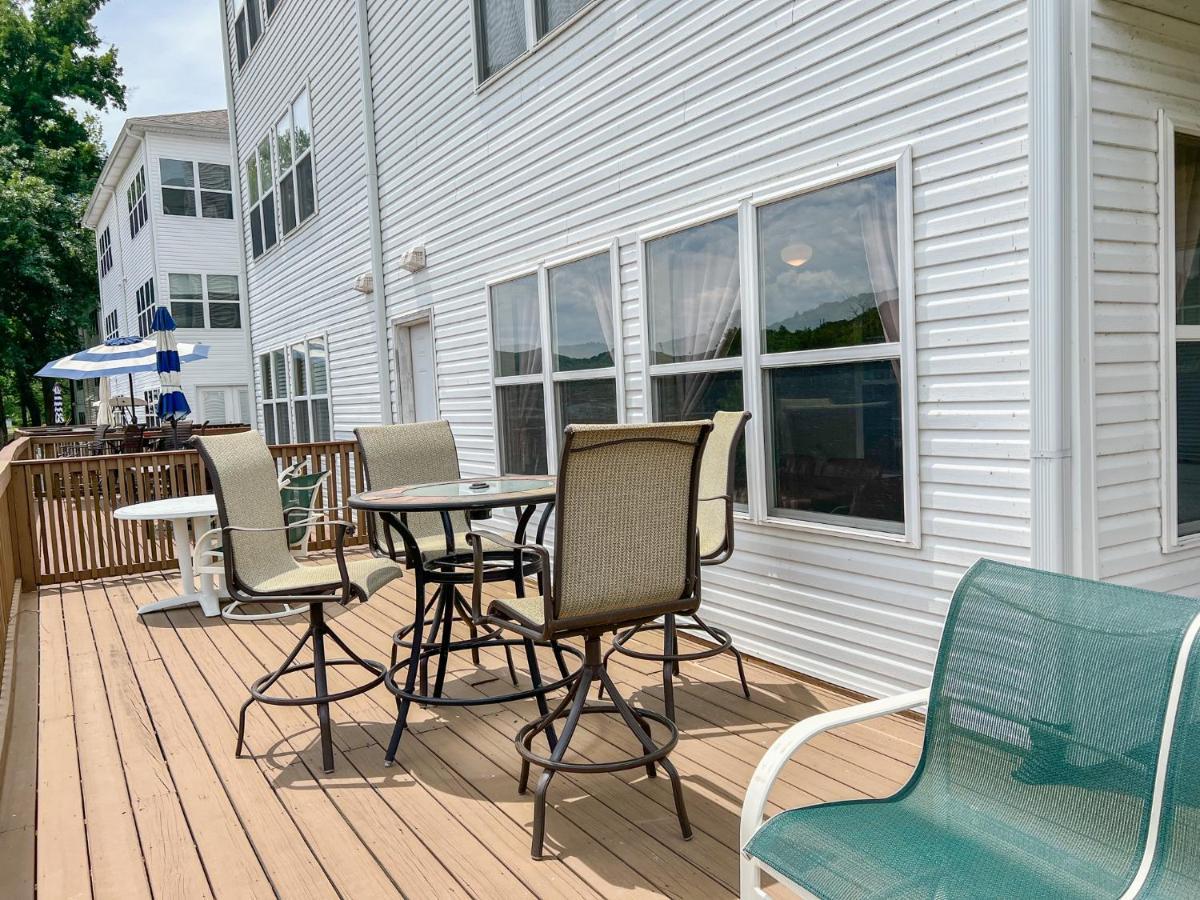Lake Front 2Br Walk-In With Large Deck - Free Tickets Included - 79-1 Branson Exterior photo